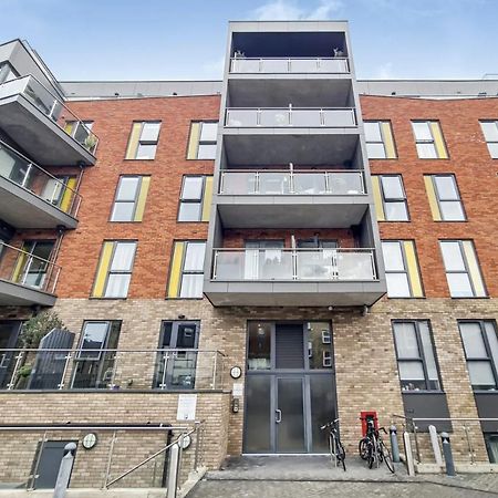 Luxury 2 Bed 2 Bath With Balcony New Build Apartment *South Central London* 외부 사진