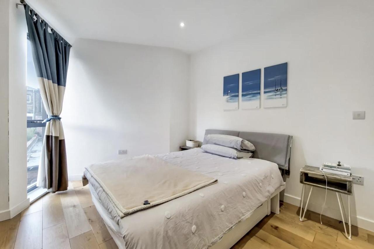 Luxury 2 Bed 2 Bath With Balcony New Build Apartment *South Central London* 외부 사진
